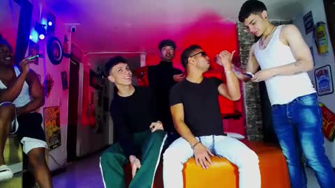 extrangers online show from 01/18/25, 12:04