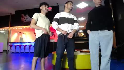 extrangers online show from 02/16/25, 12:10