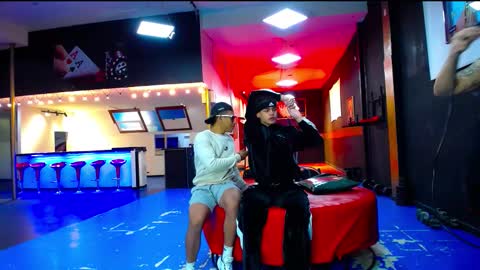 extrangers online show from 09/20/25, 11:33