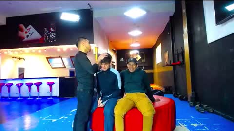 extrangers online show from 09/22/25, 11:34