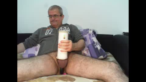 Snapshot of eyes12 chatting on 01/24/25, 12:52 GEORGE online show from 01/24/25, 12:52