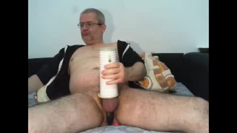 Snapshot of eyes12 chatting on 02/12/25, 12:44 GEORGE online show from 02/12/25, 12:44