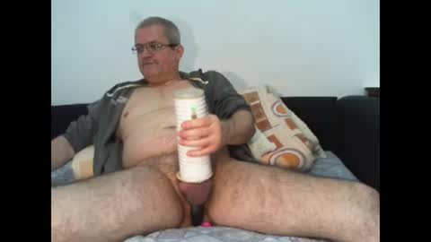 Snapshot of eyes12 chatting on 02/14/25, 06:23 GEORGE online show from 02/14/25, 06:23