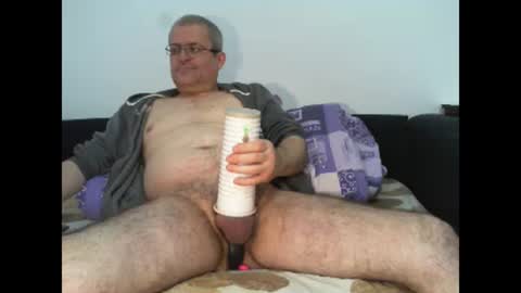 Snapshot of eyes12 chatting on 03/08/25, 05:59 GEORGE online show from 03/08/25, 05:59