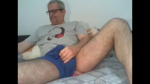 Snapshot of eyes12 chatting on 10/12/25, 04:00 GEORGE online show from 10/12/25, 04:00