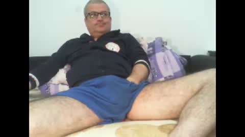 Snapshot of eyes12 chatting on 10/27/25, 04:16 GEORGE online show from 10/27/25, 04:16