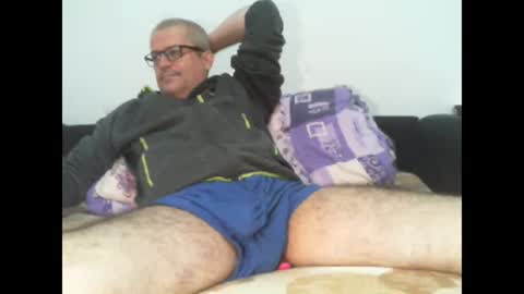 Snapshot of eyes12 chatting on 11/18/25, 01:15 GEORGE online show from 11/18/25, 01:15