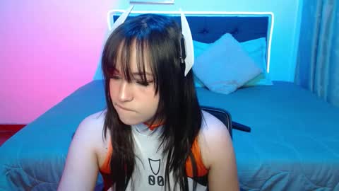 eymmy_24 online show from 10/30/25, 02:57