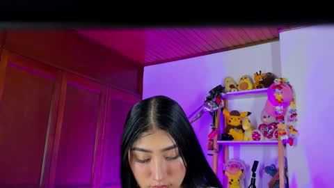 Snapshot of eymy_hadid_ chatting on 11/06/25, 08:54 Emily online show from 11/06/25, 08:54