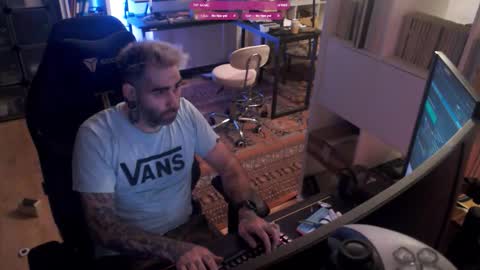 Eytab online show from 10/13/25, 08:09