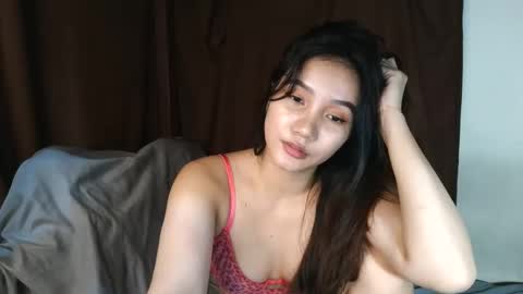 Snapshot of f14wphu1 chatting on 10/21/25, 01:28 f14wphu1 online show from 10/21/25, 01:28