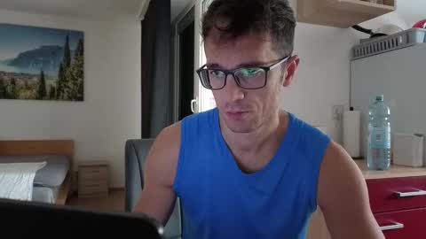 Snapshot of f24570a chatting on 10/20/25, 12:49 Mick online show from 10/20/25, 12:49