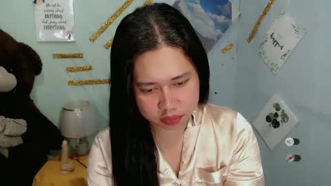 Snapshot of f3ckdollucy chatting on 02/12/25, 06:08 yanna online show from 02/12/25, 06:08