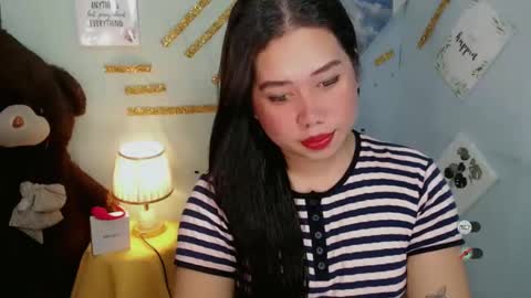 Snapshot of f3ckdollucy chatting on 02/25/25, 08:25 yanna online show from 02/25/25, 08:25