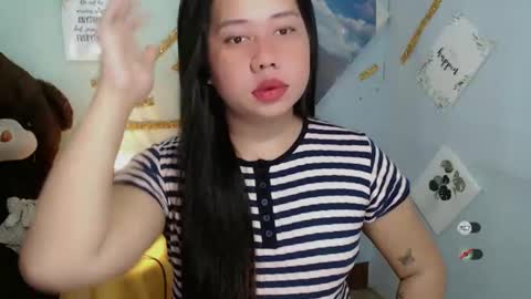Snapshot of f3ckdollucy chatting on 02/26/25, 09:21 yanna online show from 02/26/25, 09:21