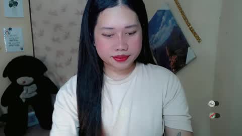 Snapshot of f3ckdollucy chatting on 03/08/25, 08:44 yanna online show from 03/08/25, 08:44