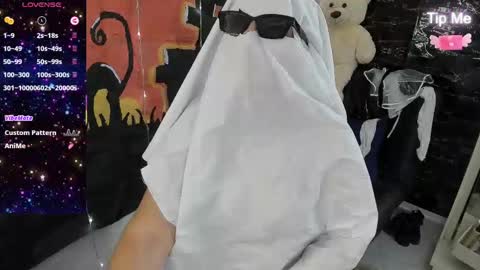 camila online show from 10/31/25, 04:08