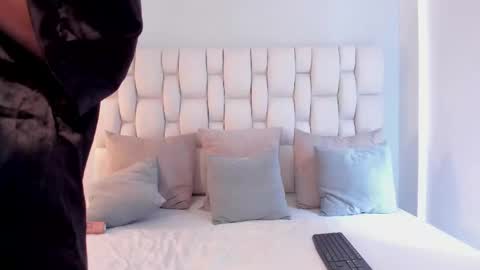 Snapshot of fabiana_rodriguez chatting on 02/25/25, 05:47 Fabi online show from 02/25/25, 05:47