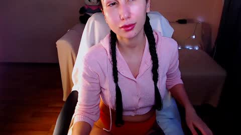 Snapshot of fairy_elli_hot chatting on 12/13/24, 01:44 Elli  online show from 12/13/24, 01:44
