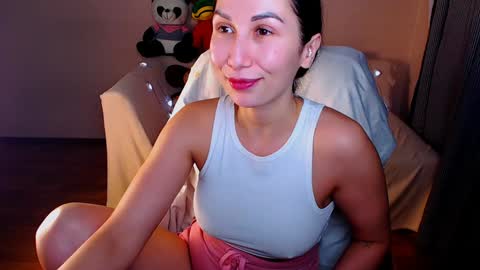 Snapshot of fairy_elli_hot chatting on 01/18/25, 09:45 Elli  online show from 01/18/25, 09:45