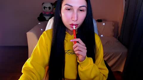Snapshot of fairy_elli_hot chatting on 01/23/25, 02:17 Elli  online show from 01/23/25, 02:17
