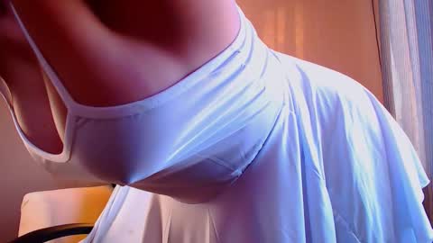 Snapshot of fairy_elli_hot chatting on 10/06/25, 02:14 Elli  online show from 10/06/25, 02:14