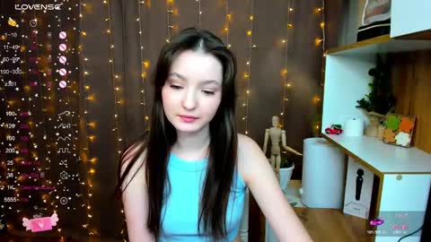 Snapshot of fairy_m00n chatting on 12/20/24, 01:43 Kate online show from 12/20/24, 01:43