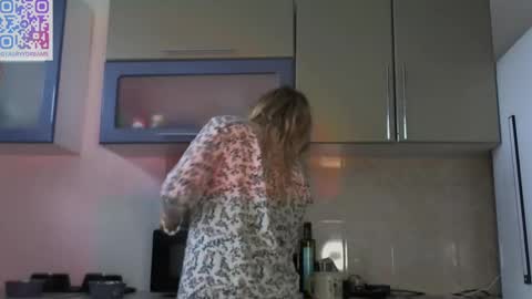 Arisha online show from 03/05/25, 01:39