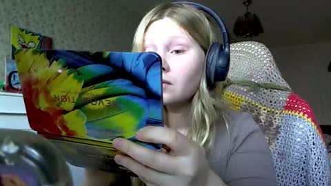 Arisha online show from 10/13/25, 02:06