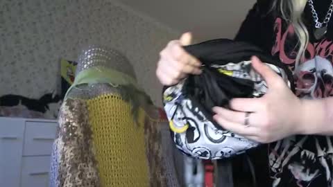 Arisha online show from 10/15/25, 02:50