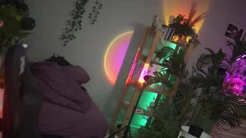 faith_chan online show from 11/09/25, 12:53