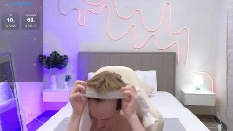 Snapshot of fakeangel87 chatting on 11/07/25, 08:58 Fakeangel online show from 11/07/25, 08:58