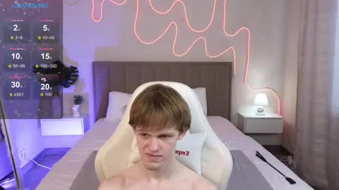 Snapshot of fakeangel87 chatting on 11/12/25, 04:46 Fakeangel online show from 11/12/25, 04:46