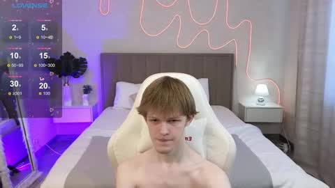 Snapshot of fakeangel87 chatting on 11/16/25, 07:25 Fakeangel online show from 11/16/25, 07:25