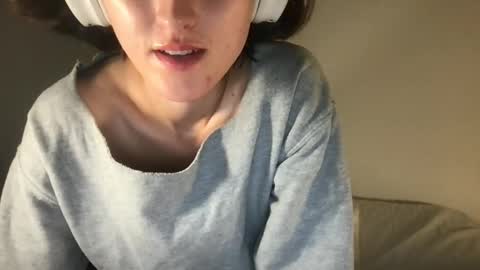 Snapshot of fakenshitsis chatting on 11/19/25, 03:28 Haydee online show from 11/19/25, 03:28