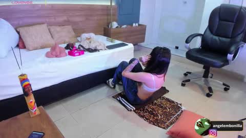 Megan    630  1330 -5 online show from 11/11/25, 12:16