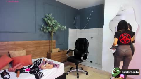 Megan    630  1330 -5 online show from 11/20/25, 11:54