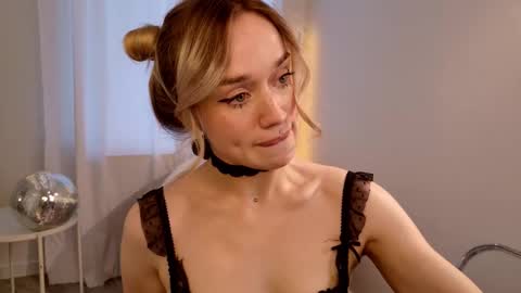 fancyamelia online show from 10/09/25, 12:36