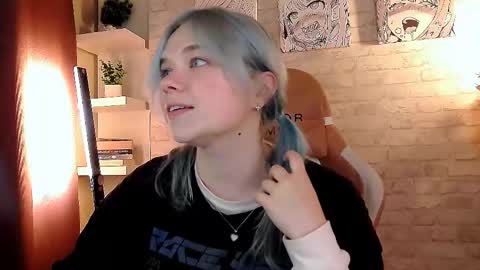 Bella online show from 10/07/25, 02:36