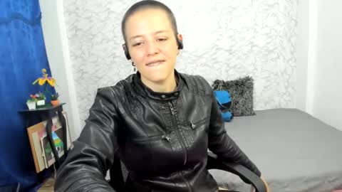 Snapshot of fanny_18 chatting on 03/12/25, 08:30 FANNY online show from 03/12/25, 08:30