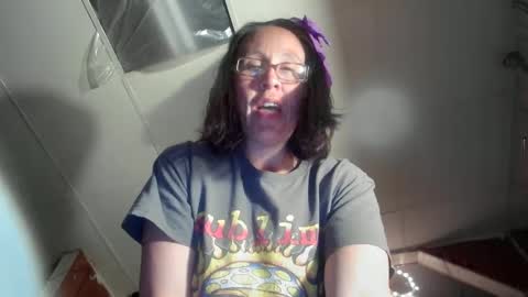 Snapshot of fapqueenc17 chatting on 09/20/25, 06:03 Scarlett online show from 09/20/25, 06:03