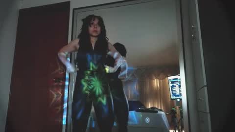 Farah online show from 10/10/25, 12:15