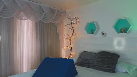 Farah online show from 11/18/25, 12:09