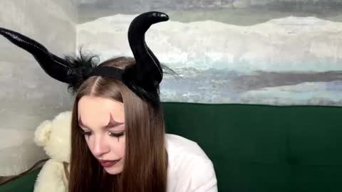 Anna Scovich online show from 10/31/25, 12:50