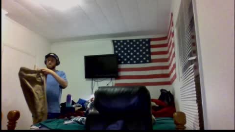 Snapshot of farmboy2398 chatting on 12/19/24, 04:34 farmboy2398 online show from 12/19/24, 04:34