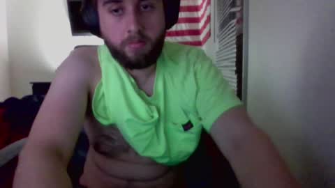 Snapshot of farmboy2398 chatting on 01/03/25, 11:23 farmboy2398 online show from 01/03/25, 11:23