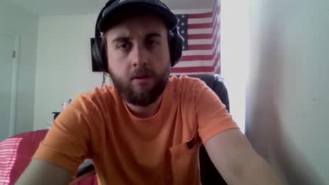 Snapshot of farmboy2398 chatting on 02/19/25, 06:32 farmboy2398 online show from 02/19/25, 06:32