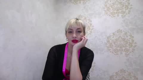 Snapshot of favorite_angel chatting on 12/10/24, 03:09 favorite_angel online show from 12/10/24, 03:09