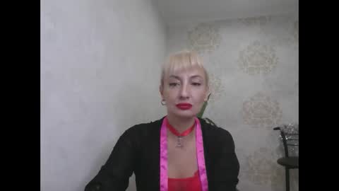 Snapshot of favorite_angel chatting on 01/02/25, 10:11 favorite_angel online show from 01/02/25, 10:11