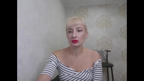 Snapshot of favorite_angel chatting on 01/03/25, 08:01 favorite_angel online show from 01/03/25, 08:01